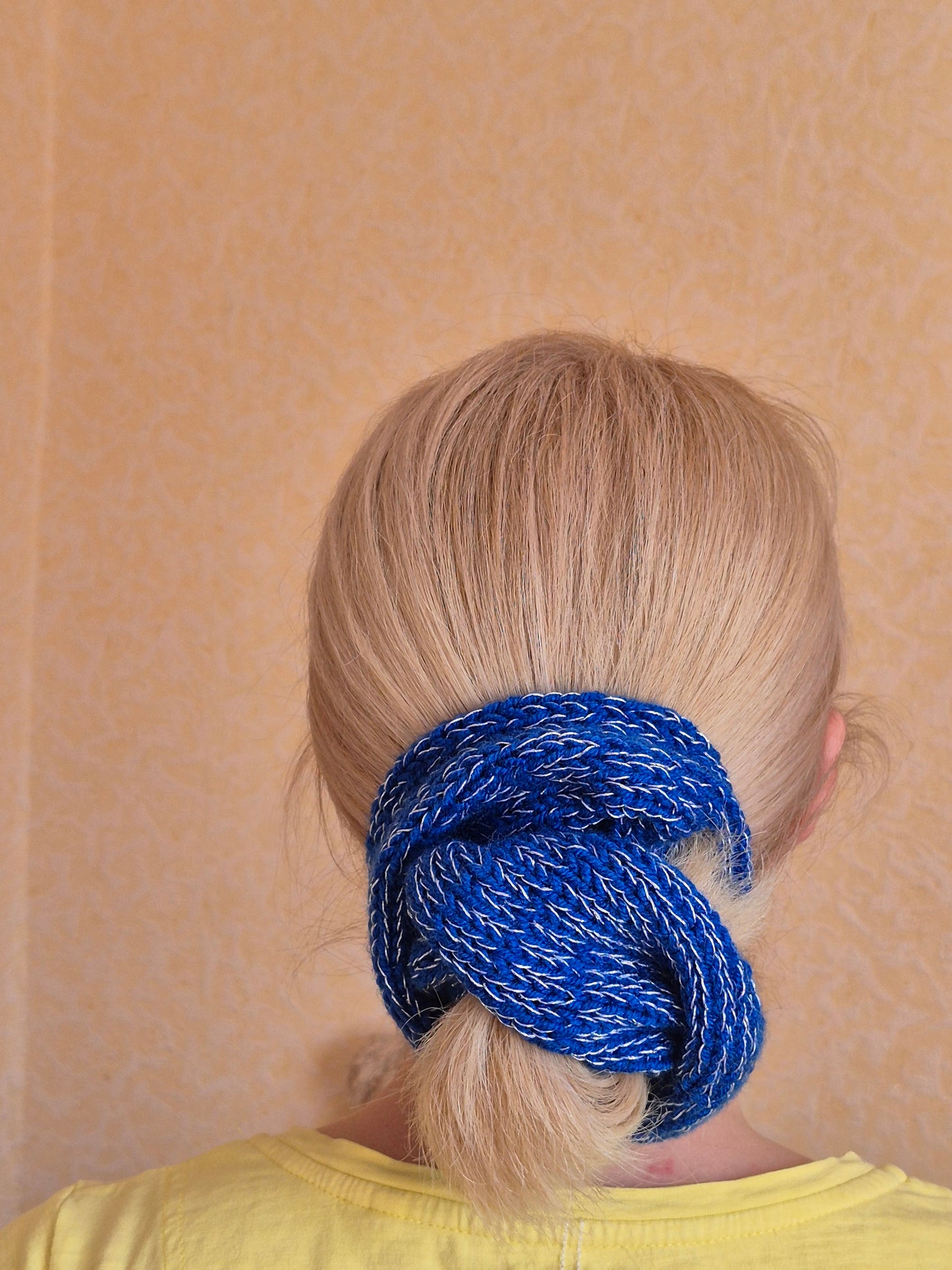 Chunky Wool & Lurex Scrunchie – Voluminous Knit Hair Accessory